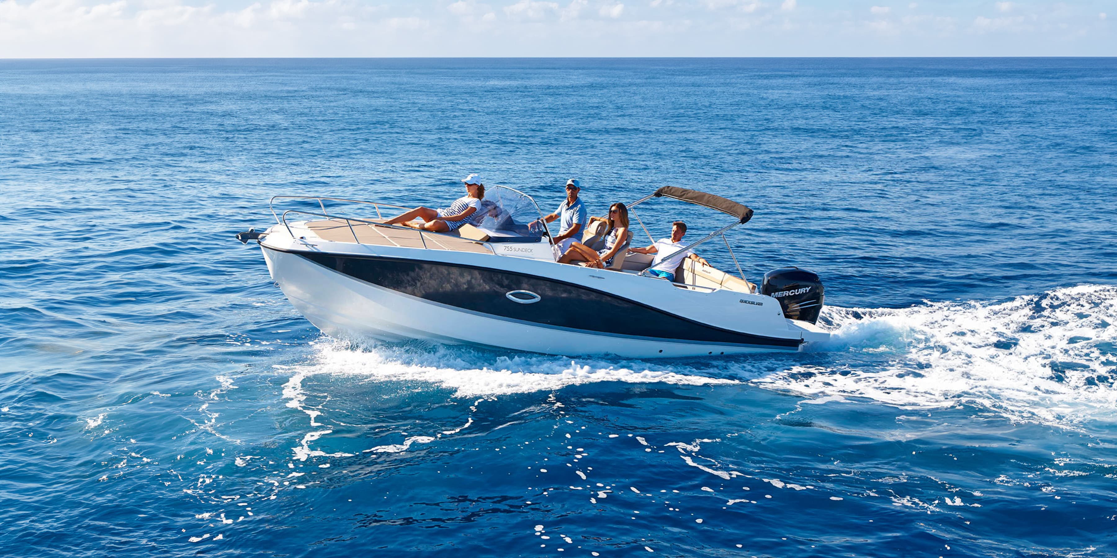 O.CT Marine Außenbordmotor im Einsatz auf Boot – Leistungsstärke und Kontrolle mit SmartCraft Technologie